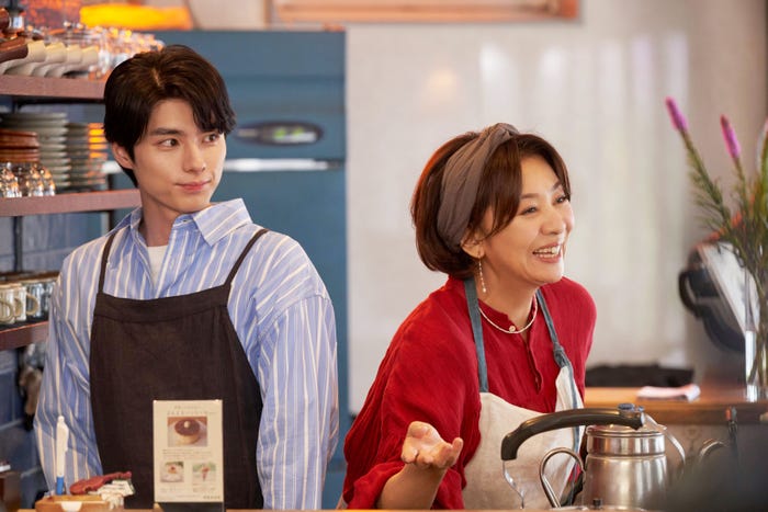 本田響矢 、片平なぎさ「しょせん他人事ですから」第4話より(C)しょせん他人事ですから製作委員会