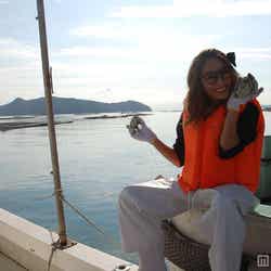 牡蠣の水揚げを体験するLie