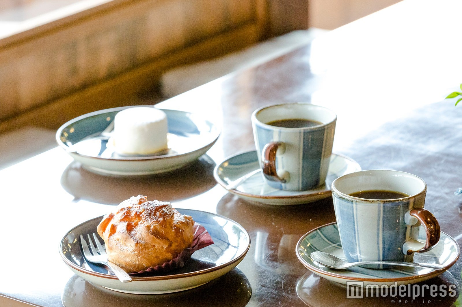 五十鈴川カフェ／シュークリーム210円、チーズケーキ（しらたえ）360円、ブレンド珈琲450円（各税込）