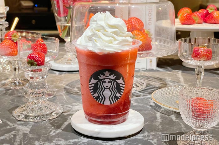 THE 苺 フラペチーノ(C)モデルプレス