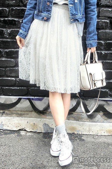 白レースプリーツスカート　画像提供：「MODE ROBE」3,445円（税込）