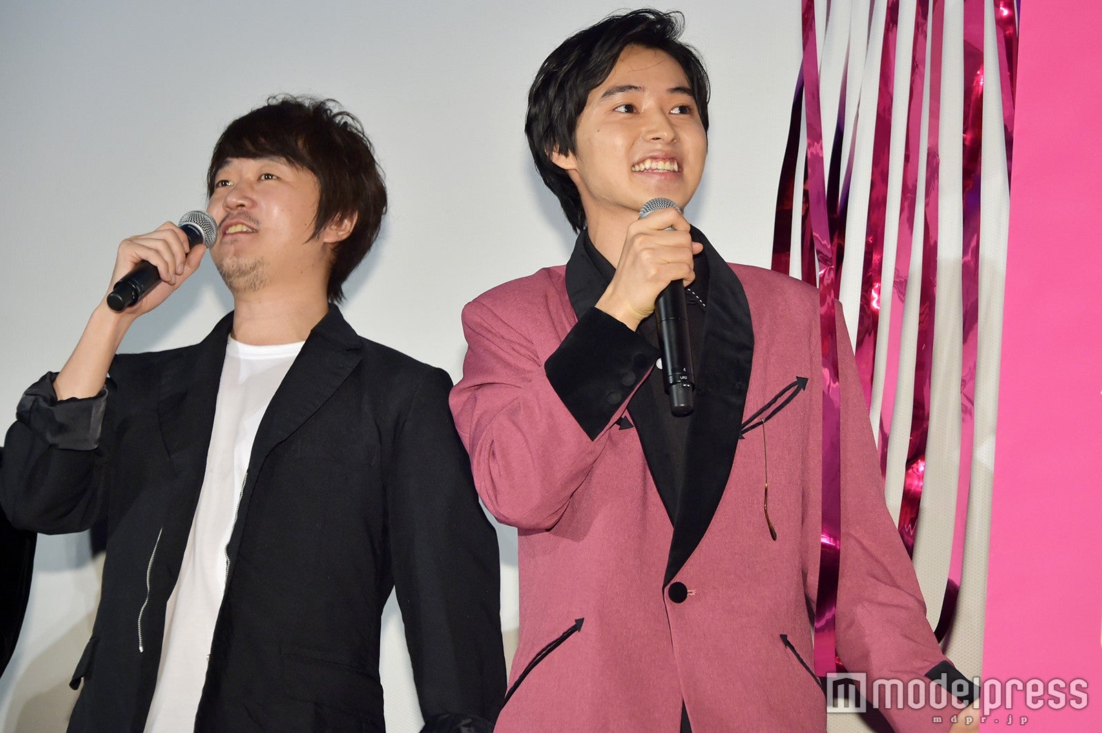 新井浩文、山崎賢人（C）モデルプレス