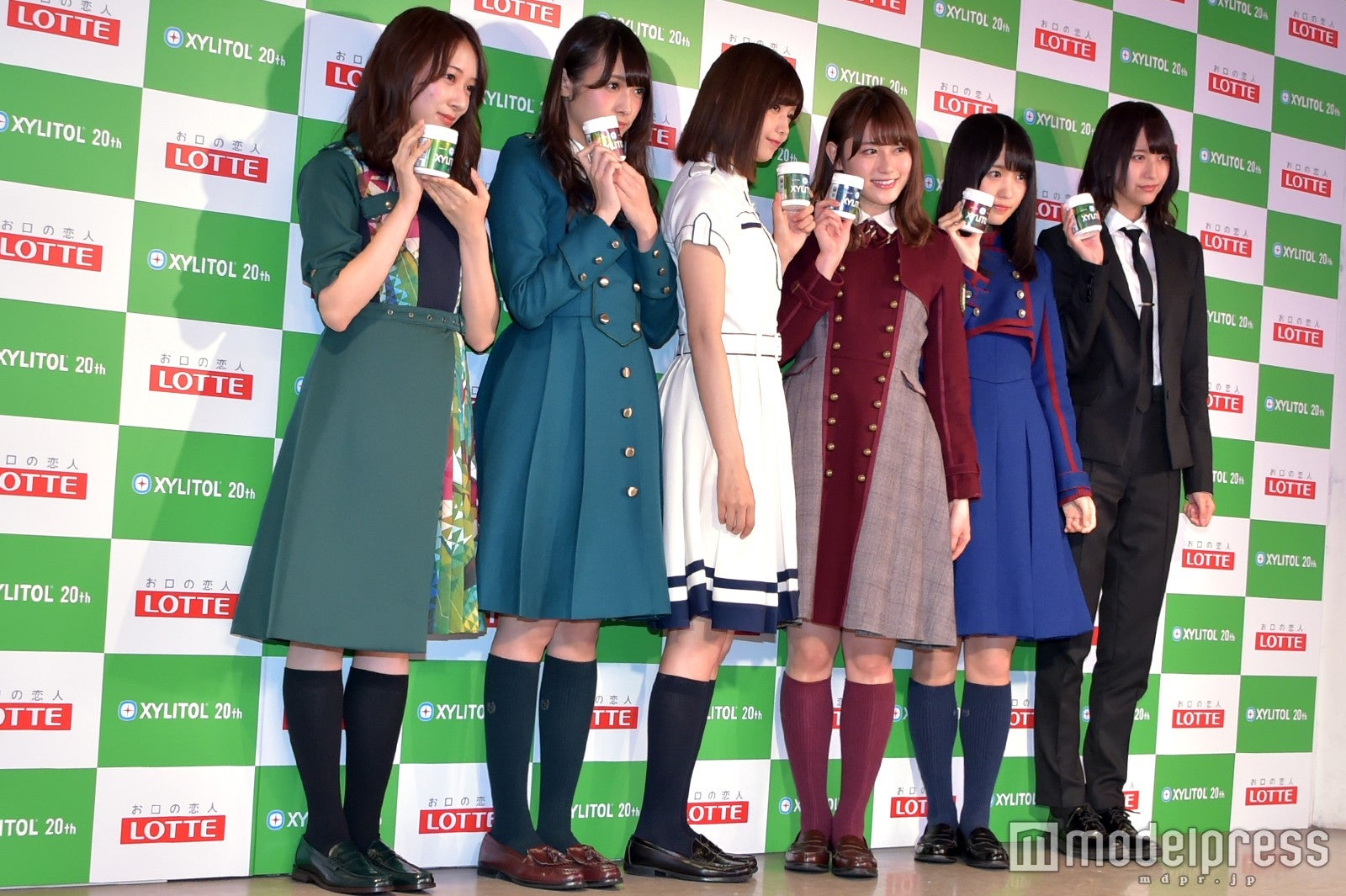 欅坂46、歴代衣装で登場 佐藤詩織、菅井友香、土生瑞穂、守屋茜、渡辺梨加、渡邉理佐ら振り返る - モデルプレス