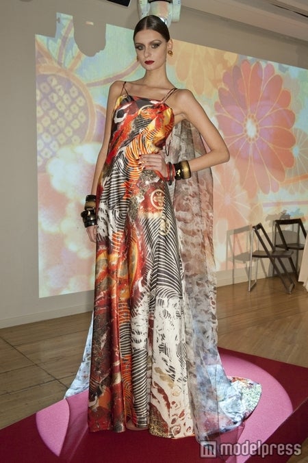 「YUMI KATSURA PARIS 2012 コレクション“YUZEN TODAY”」