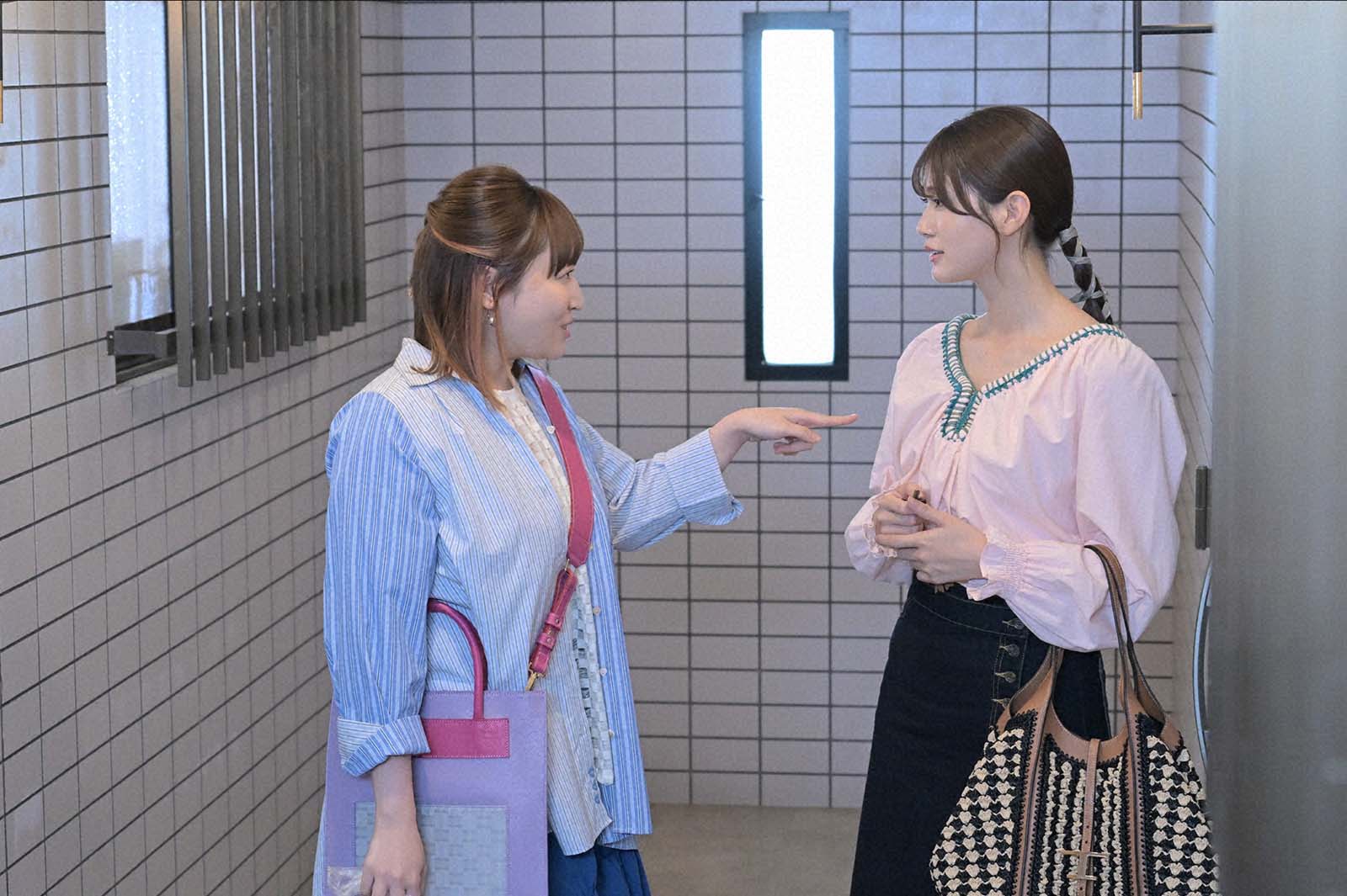 丸山礼、生見愛瑠「くるり～誰が私と恋をした？～」第10話より（C）TBS