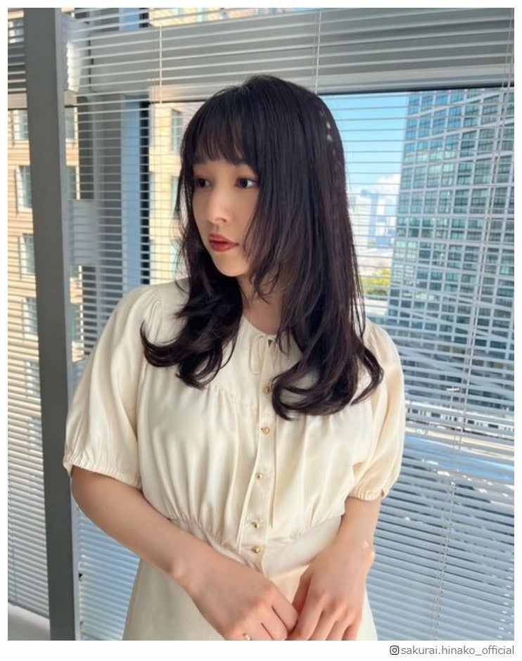 桜井日奈子、“顔周りレイヤー”新ヘアショット披露「なんか勇気出なくて」