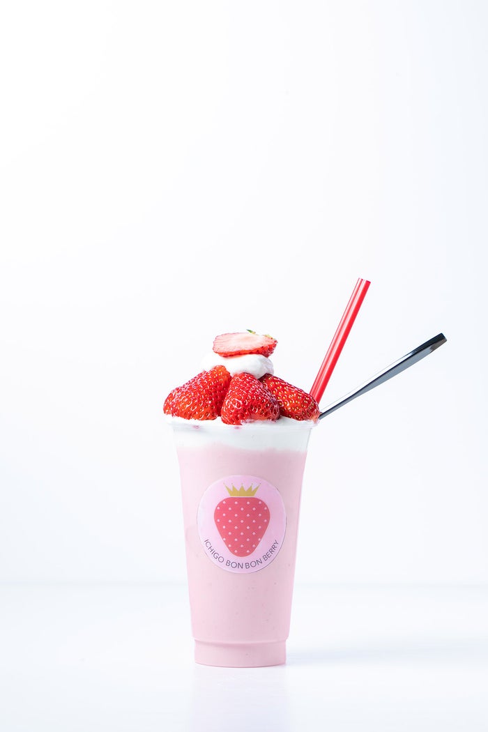 いちごチーズシェイクパフェ／画像提供：株式会社フジノネ