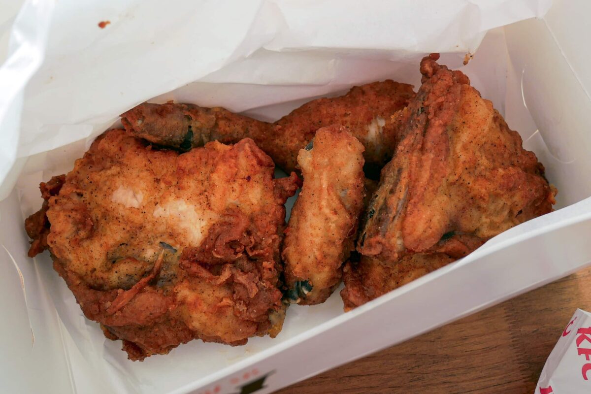 ケンタッキーのチキン、今まで“損な食べ方”してた… 公式テクで「もっとおいしくなる」