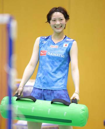 バドミントン女子 宮崎友花がベリーショートスタイルに変身「涼しくてGood」にファン「似合ってる」「マジで美少女」ショートパーマから一新
