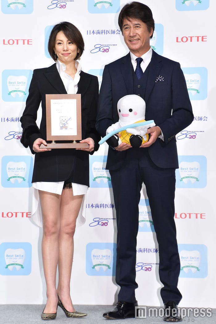 米倉涼子、草刈正雄 (C)モデルプレス