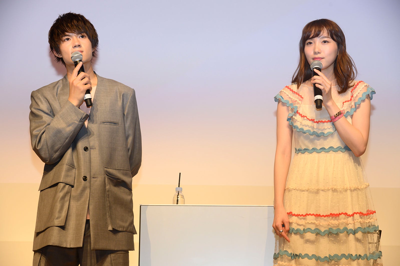 佐野勇斗、飯豊まりえ（提供写真）