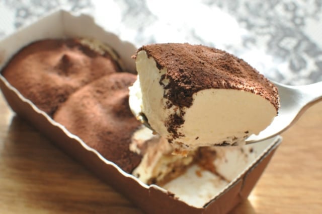 カルディ「ドルチェエゴティラミス」スプーンですくったところ