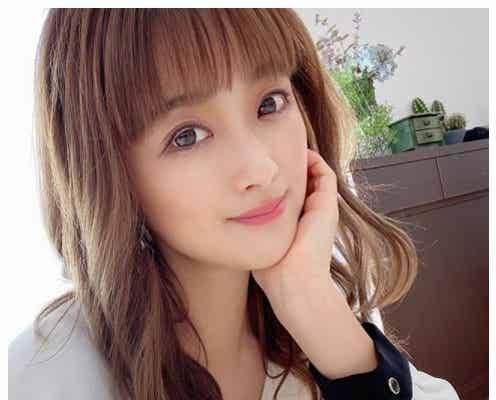 “清楚美人”鈴木奈々に絶賛の声「どんどん美しく」「ギャップすごい」