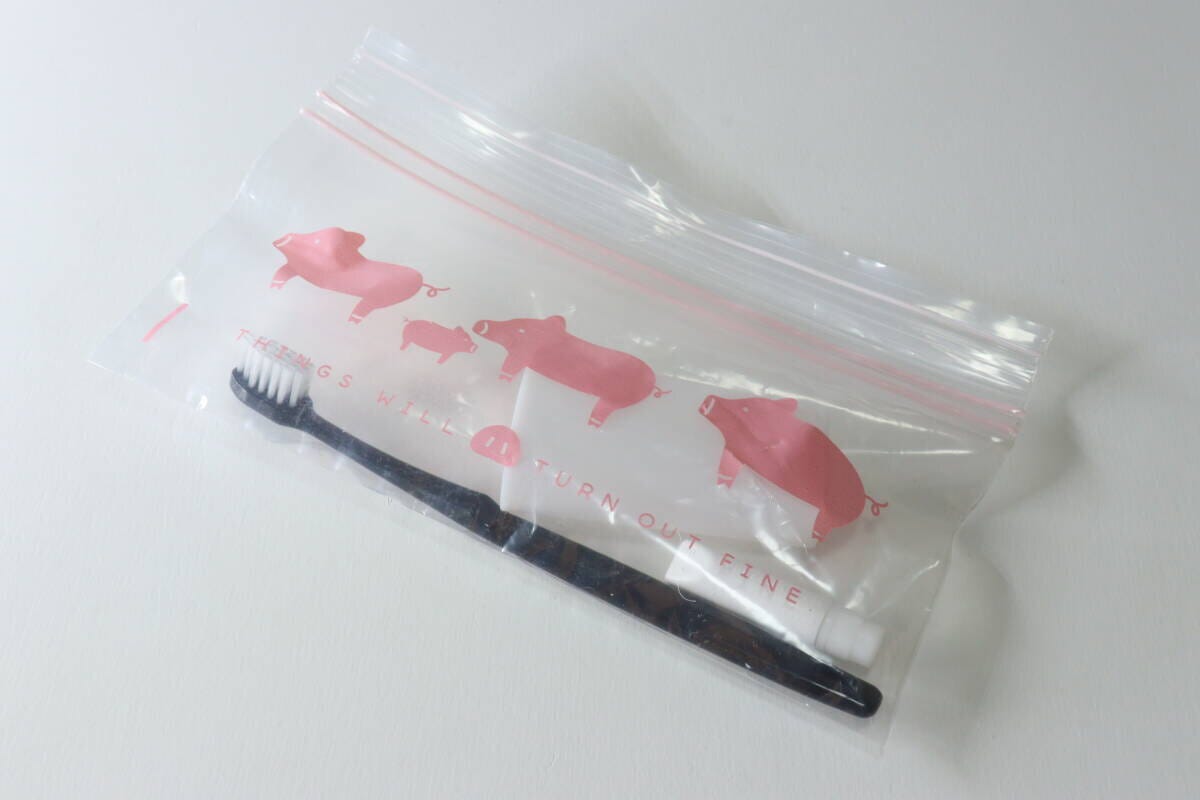 ダイソーの携帯しやすいスリムコップは持ち運びに便利