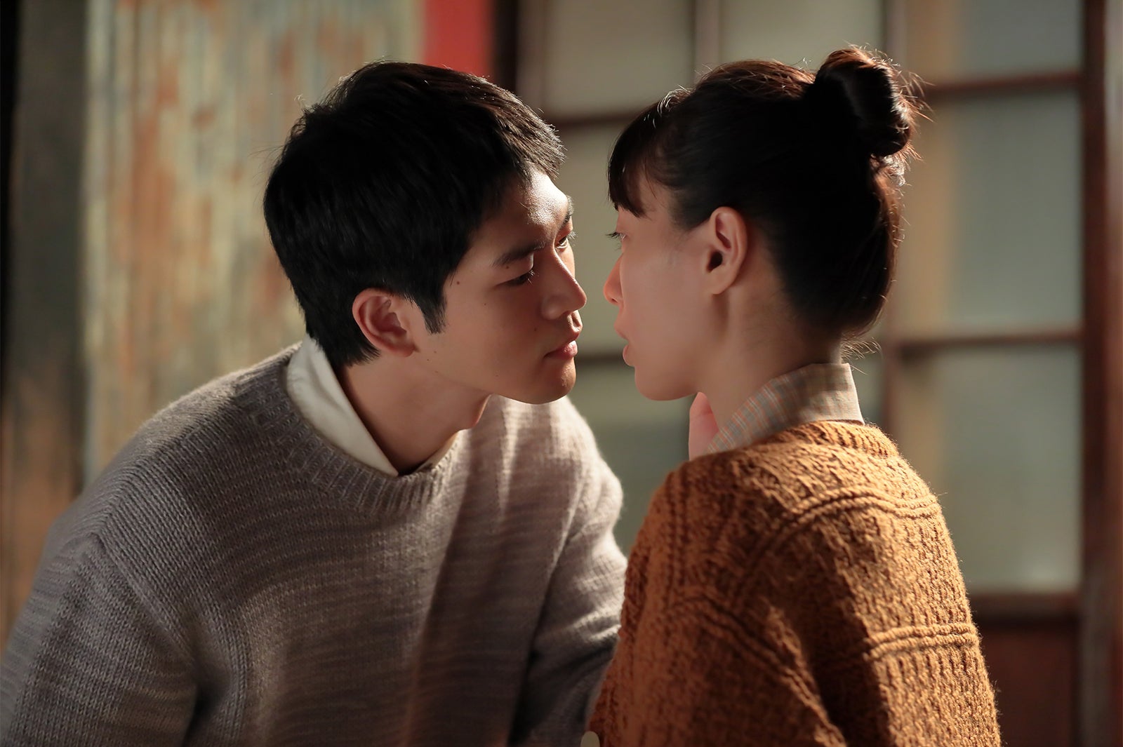 松下洸平、戸田恵梨香／「スカーレット」（C）NHK