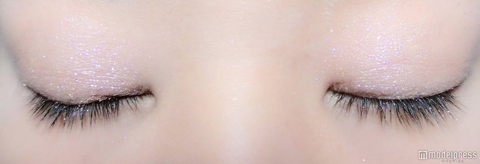 【M・A・C】「ダズルシャドウラストダンス」使用／写真：mari（C）モデルプレス