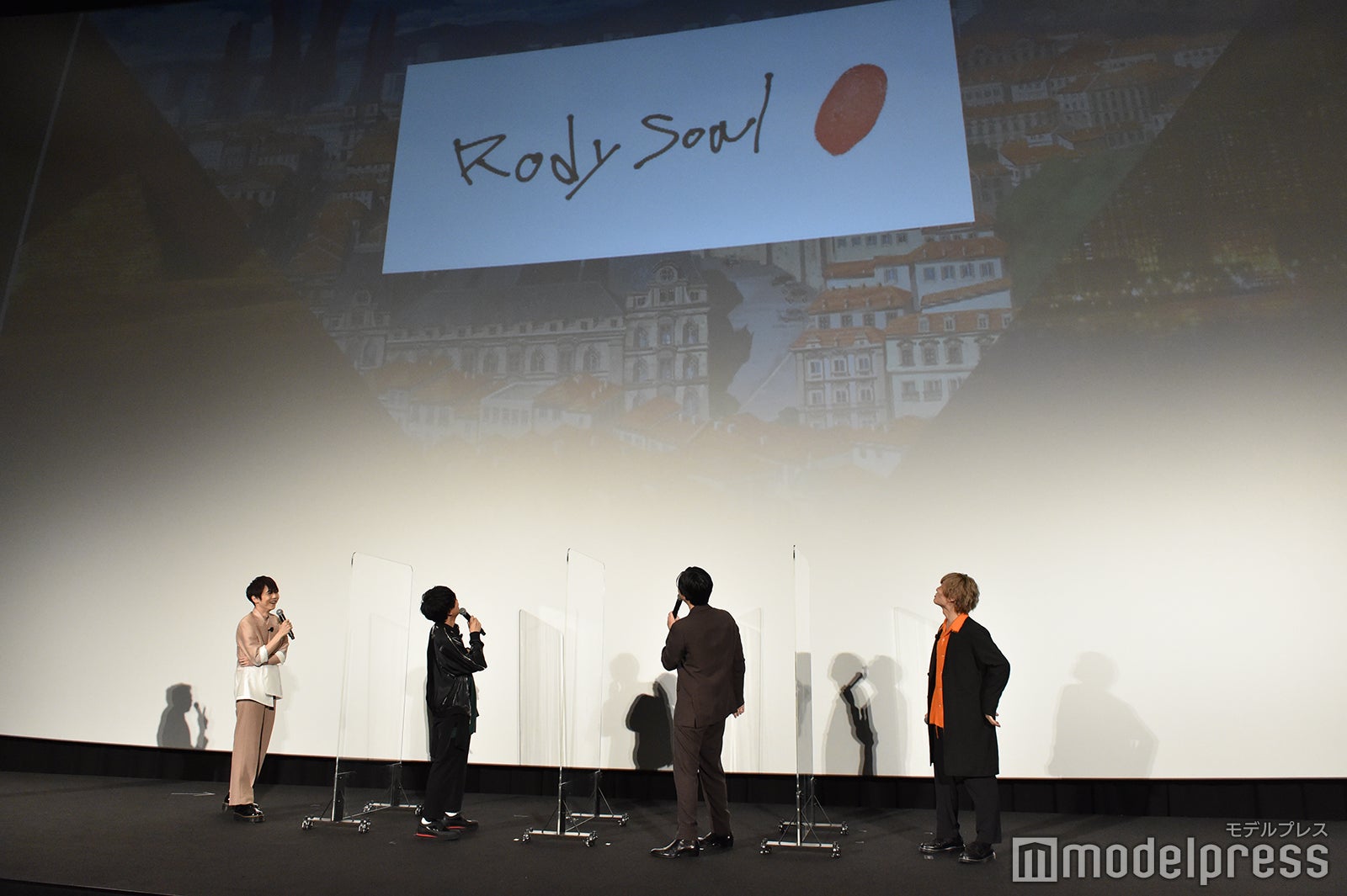 吉沢亮「本気で書けばもっときれい」（C）モデルプレス