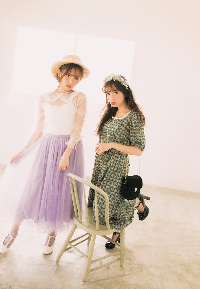 菅野結以、黒木ひかり/LARME038(C)徳間書店