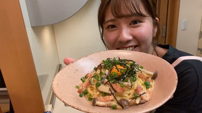 清水麻璃亜 (C)AKB48