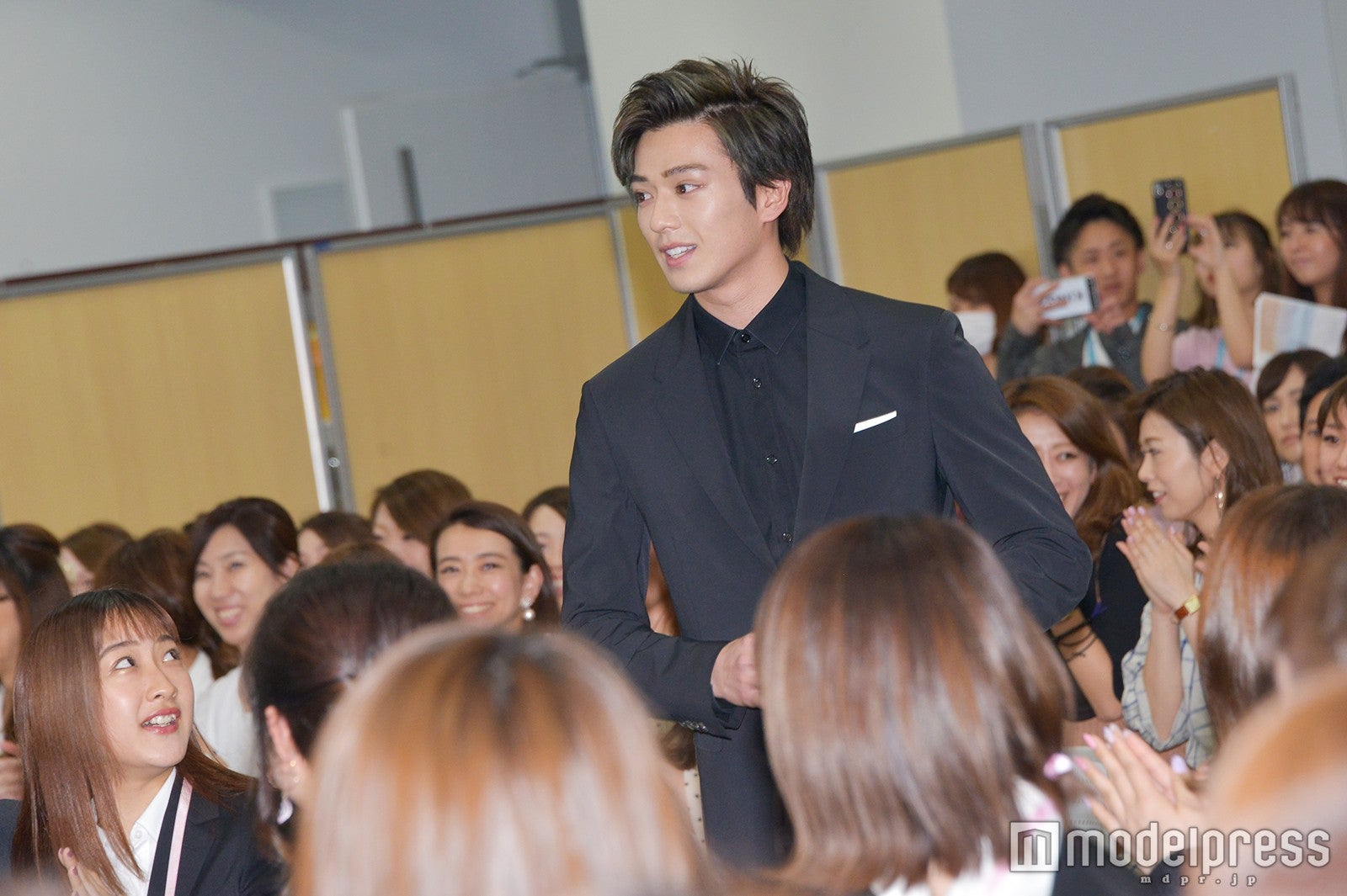 新田真剣佑（C）モデルプレス