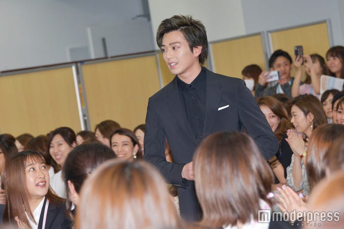 新田真剣佑(C)モデルプレス