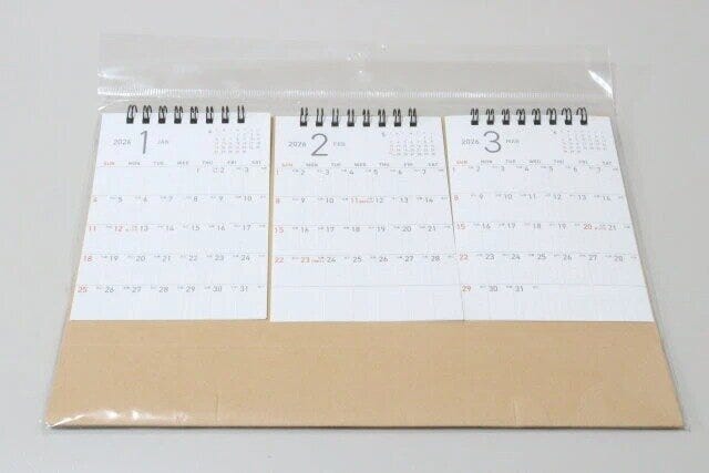 ダイソー 2026年卓上カレンダー(3カ月、シンプル) パッケージ ダイソー 2026年卓上カレンダー(3カ月、シンプル) パッケージ