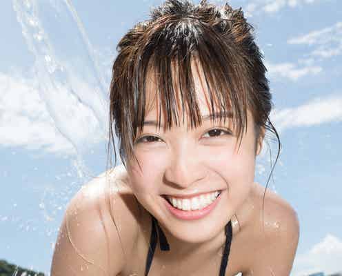 松本愛、水着姿で谷間あらわ 色気と無邪気さに迫る