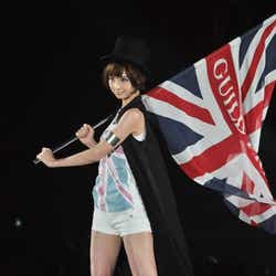 モデルプレス - <速報>篠田麻里子、ナマ脚で堂々ウォーキング!「Girls Award 2012 S/S」開幕