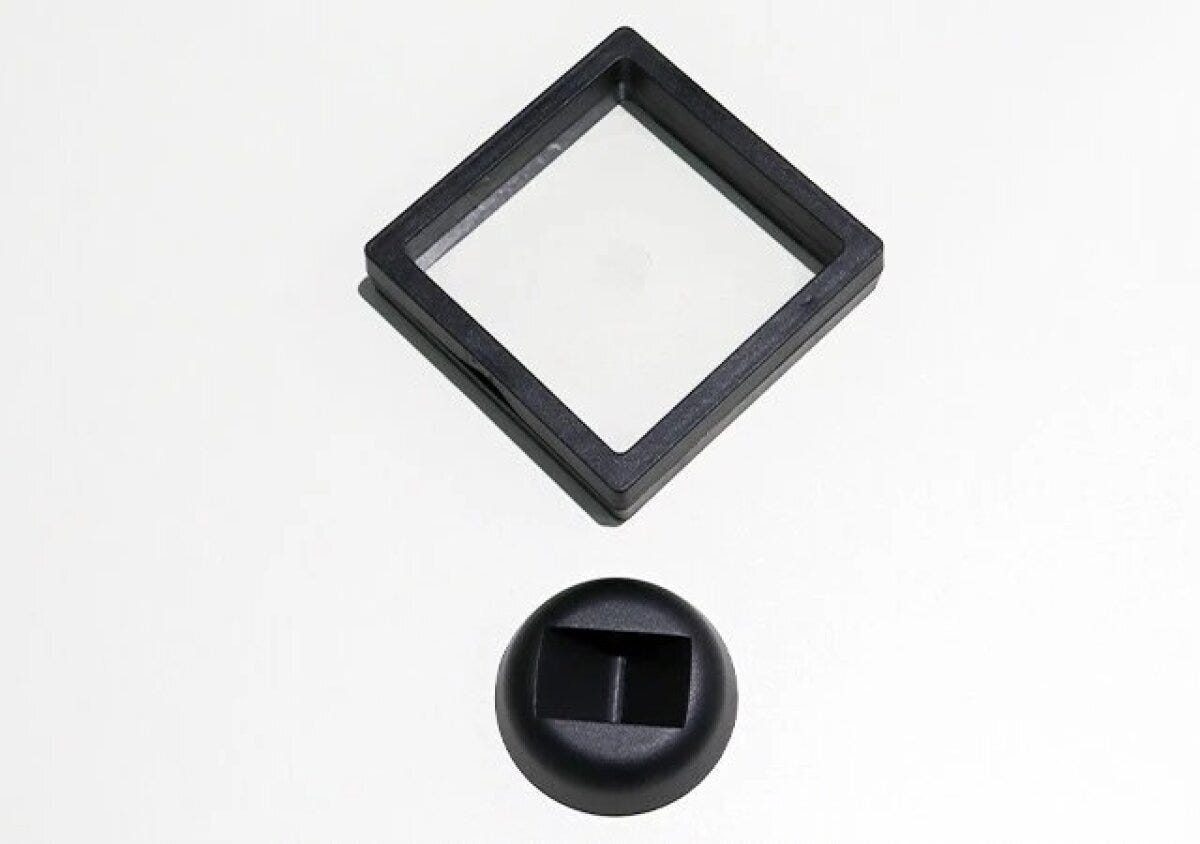 ダイソー　ディスプレイスタンド（9cm、黒）