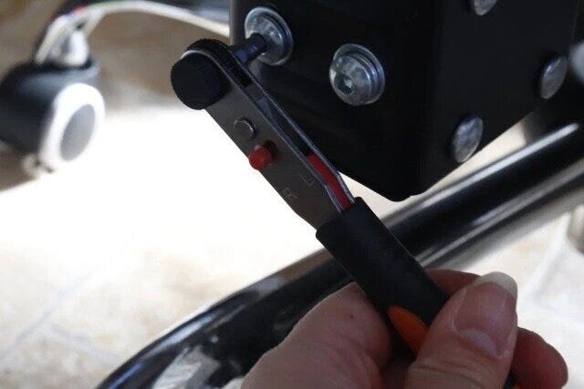 ダイソーの作業効率が上がるラチェットドライバー（ソケット、T型）