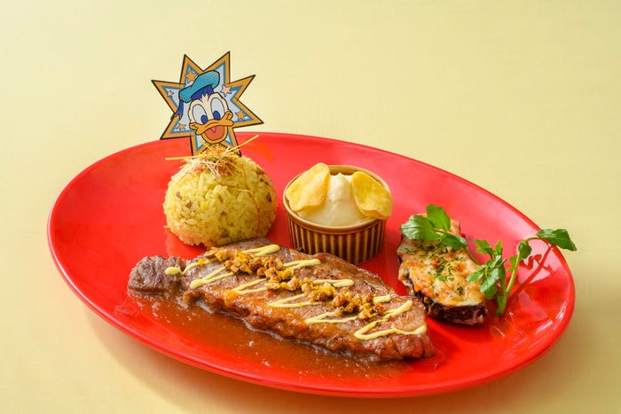 ステーキプレート サーロインステーキ140g: 2,980/サーロインステーキ210g: ¥3,680(C)Disney