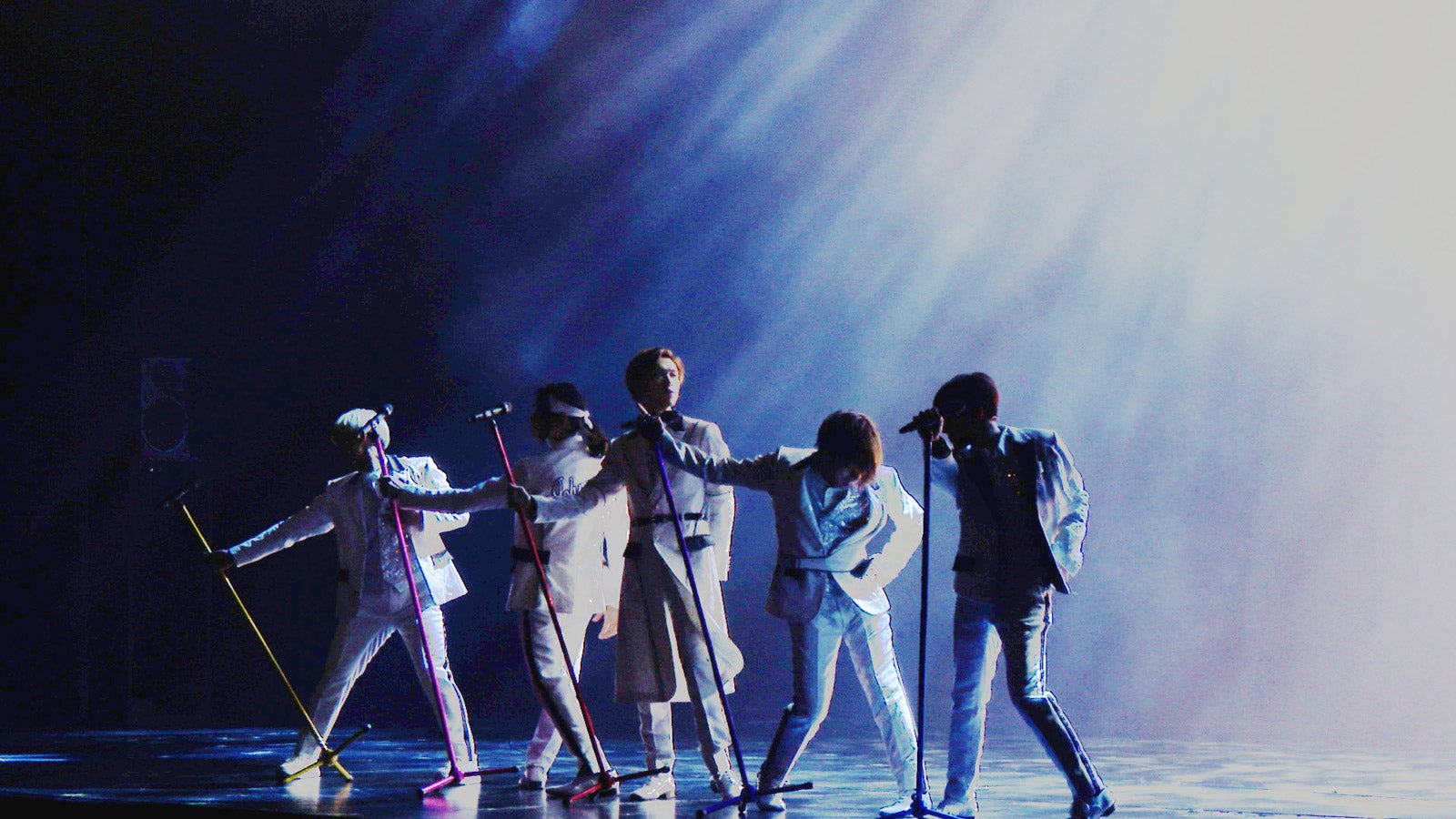 A.B.C-Z（左から）塚田僚一、戸塚祥太、橋本良亮、河合郁人、五関晃一（C）フジテレビ