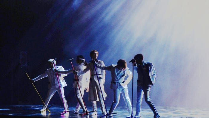 A.B.C-Z(左から)塚田僚一、戸塚祥太、橋本良亮、河合郁人、五関晃一(C)フジテレビ