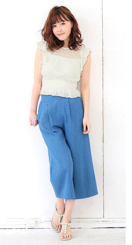 ショート丈半袖シフォンフリルブラウストップス「神戸レタス」2690円(税込)