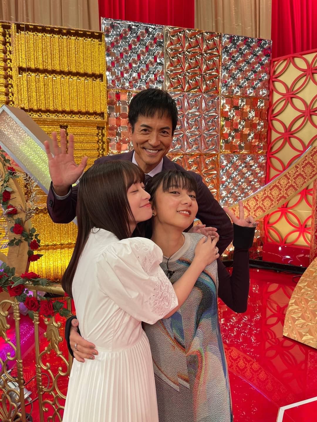 （上）沢村一樹（下）橋本環奈、上白石萌歌／橋本環奈公式Xより