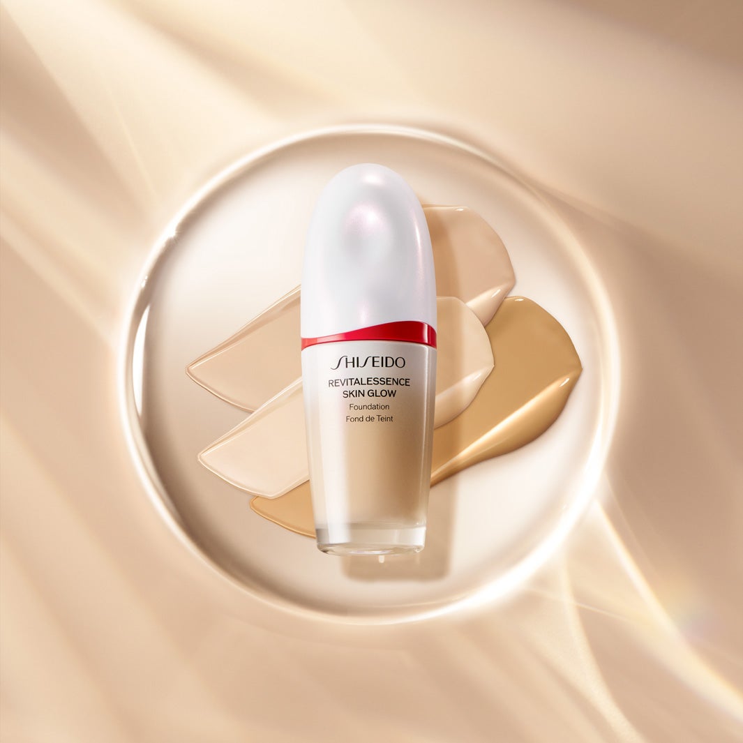 エッセンス スキングロウ ファンデーション