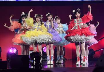 SWEET STEADYがTGC降臨 ランウェイでもライブでも大歓声！
