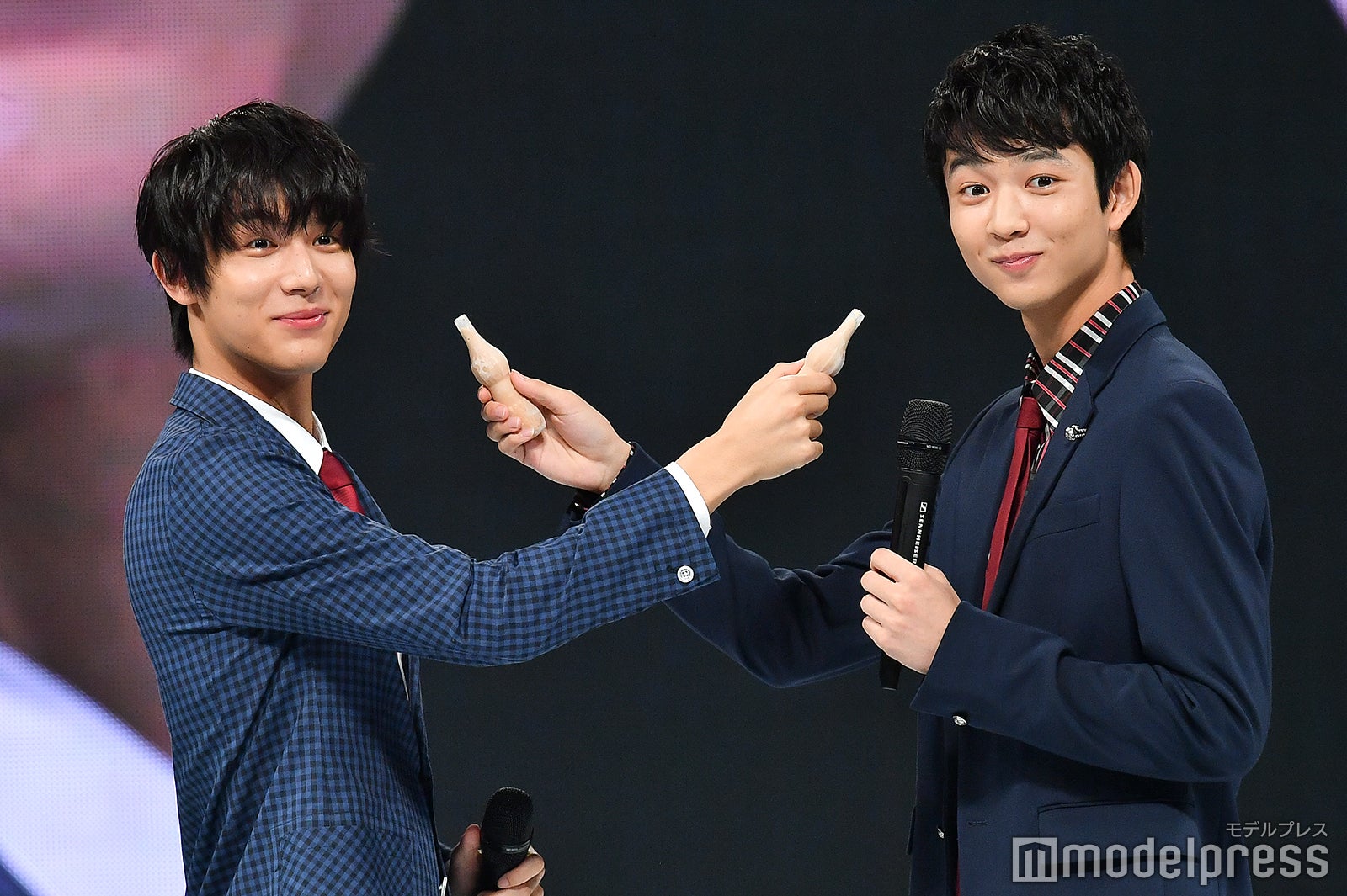 中川大志、鈴木仁 （C）モデルプレス