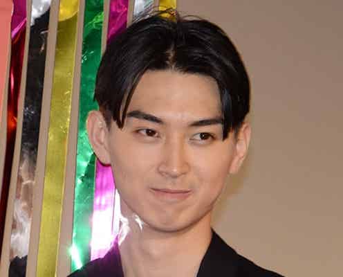 松田翔太、母・美由紀のバースデーを祝福 “巨大プレゼント”の中身は?