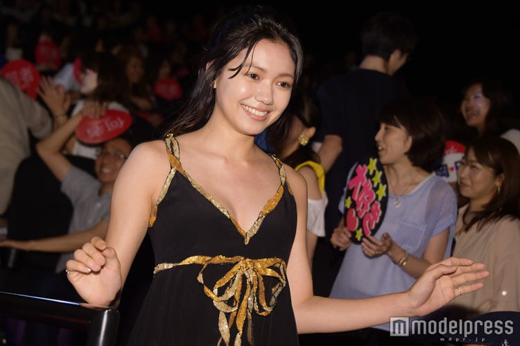 二階堂ふみ 胸元sexyブラックドレスで大胆肌見せ モデルプレス 二階堂ふみ 胸元sexyブラックドレスで大胆肌見せ モデルプレス