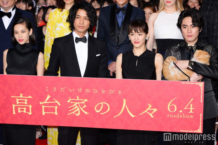 (左から)水原希子、斎藤工、綾瀬はるか、間宮祥太朗(C)モデルプレス