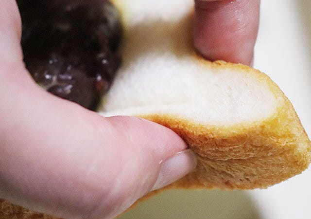 スリーコインズの食パンメーカーはカチカチの固いパンの耳までやわらかく仕上げてくれる