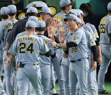 阪神 藤川監督 1番抜てきで猛打賞の立石に「呼応してくれる選手の活躍があってこそ」起爆剤ぶりを評価 7回途中4失点の高橋は「十分な仕事」