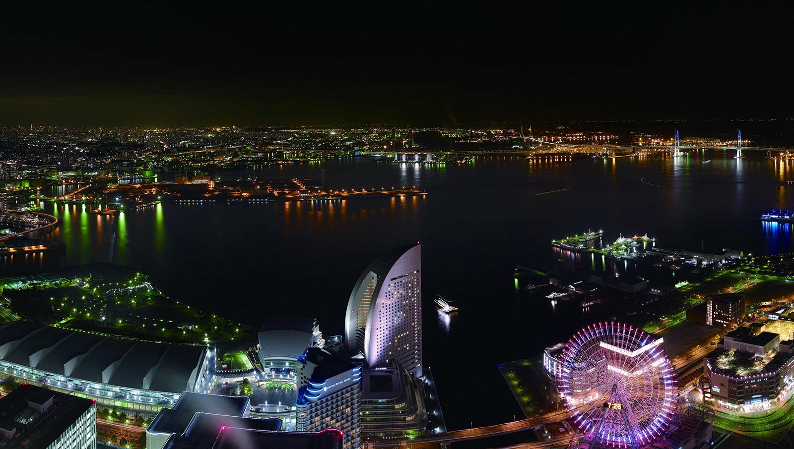 地上273mのビアガーデン「スカイガーデン」横浜の夜景を独り占めしてフード＆ドリンクを堪能