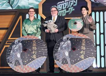 スター・ウォーズ会場にいた！黒コーデの芸能人夫妻 エルメスコーデに巨大ダイヤ指輪、腕時計までセレブ感が凄すぎた