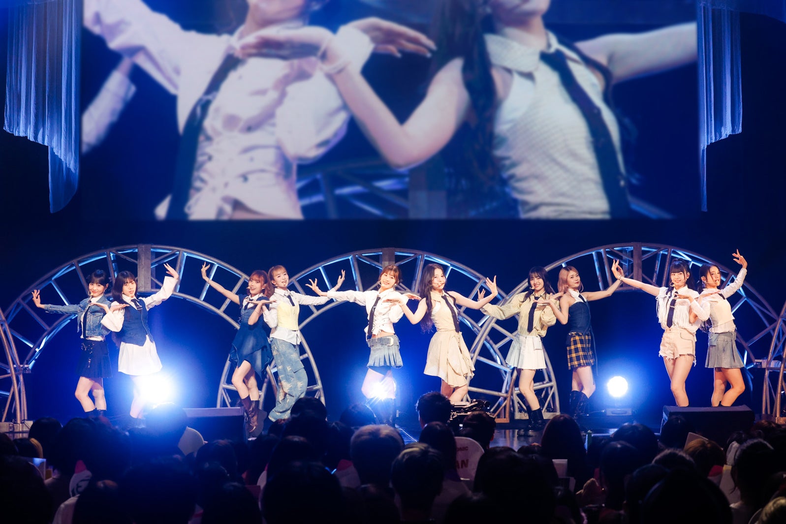 ME:I「“Hi‐Five” RELEASE SHOW CASE」（C）LAPONE GIRLS