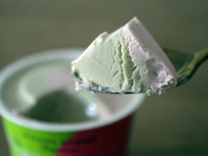 ピスタチオとラズベリーは、フランス菓子では定番の組み合わせ