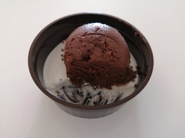 《ローソン》ムース・オ・ショコラ断面