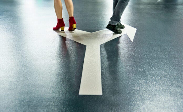 夫の不倫…離婚と再構築、正解はどっち?