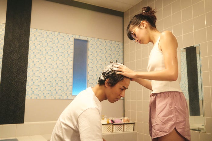 (左から)藤ヶ谷太輔、関水渚 (C)テレビ朝日